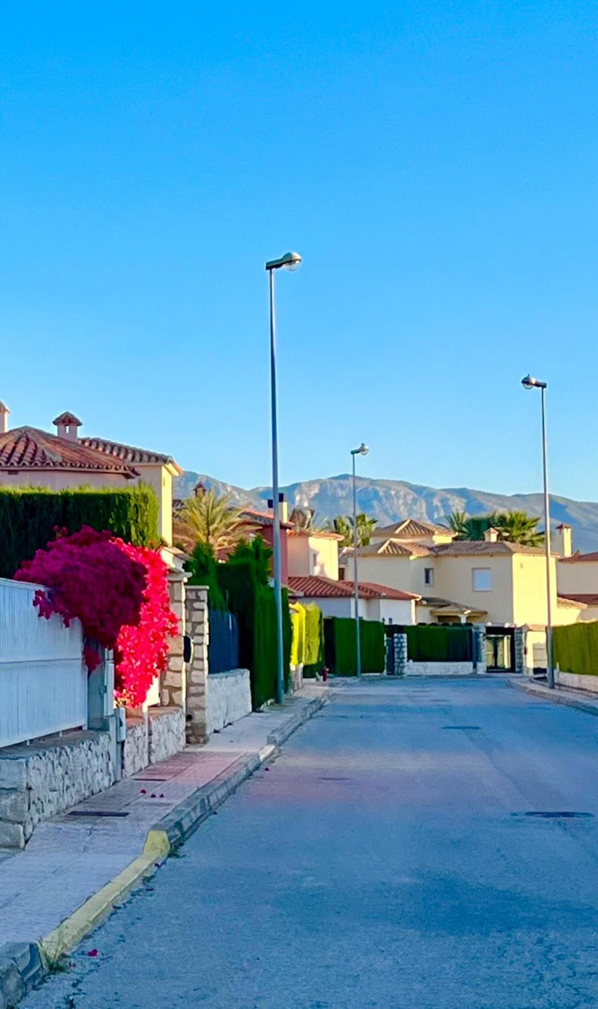Villa Con Jardin En Oliva Nova Golf A 100M De La Playa Luaran gambar